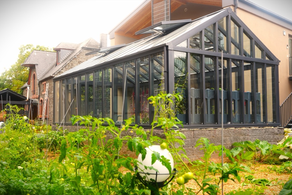 Gewächshaus und Gemüsegarten am Alten Kelterhaus